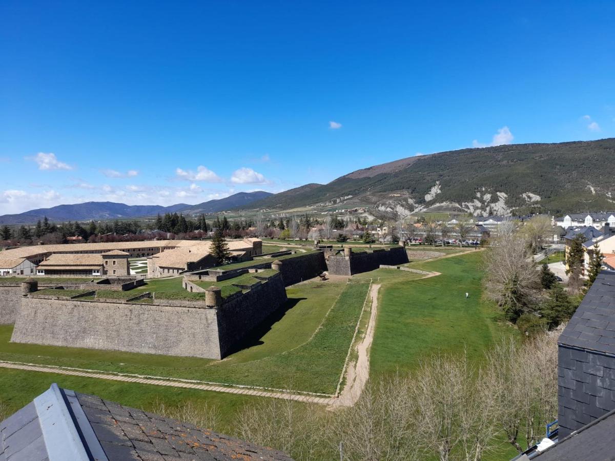 Appartamento Atico Ciudadela Jaca Esterno foto