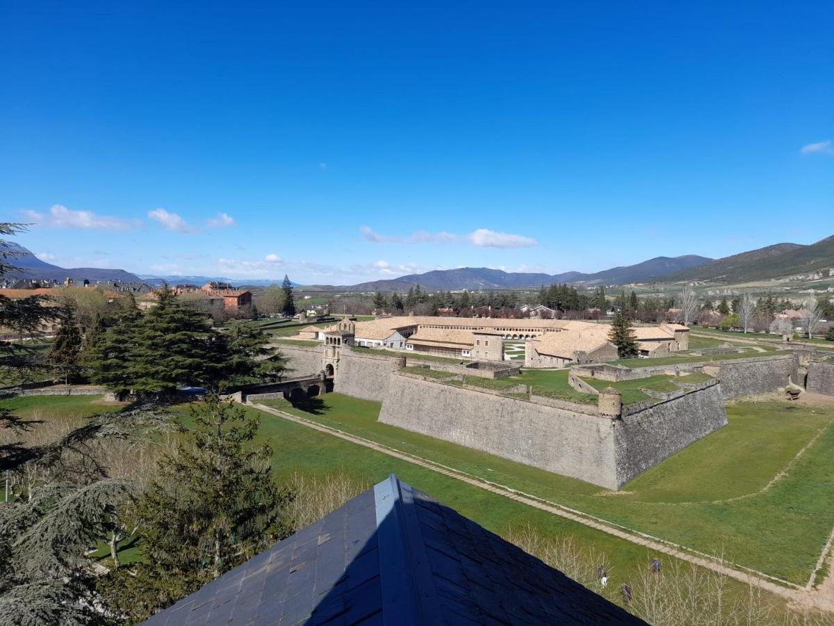 Appartamento Atico Ciudadela Jaca Esterno foto